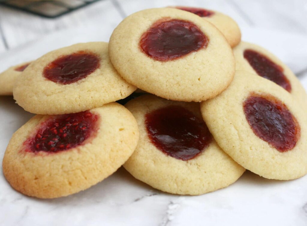 Easy, homemade thumbprint cookies 